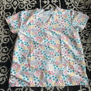 Size XL Cassandra O flower scrub top